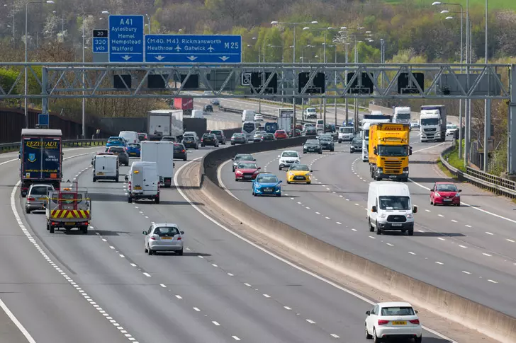 cars driving on uk motorway